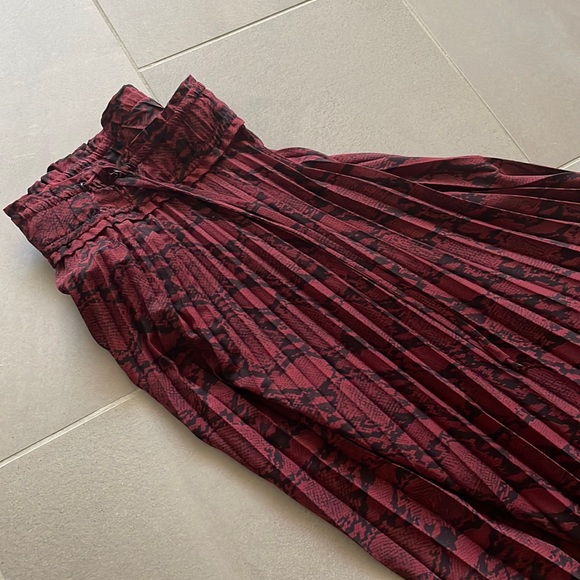 A.L.C. Maya snake print Bordeaux midi skirt (burgundy & black) - Picture 11 of 17